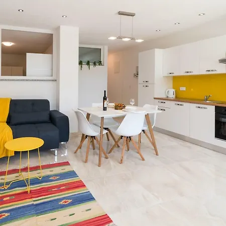 Arna Apartman *