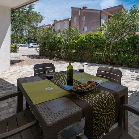 Arna Apartman Krk Town