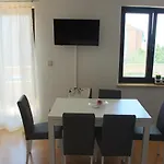 Διαμέρισμα Arna Krk Town